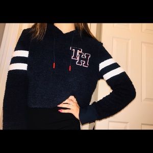 SOLD✨TOMMY HILFIGER CROPPED HOODIE ~ NAVY BLUE